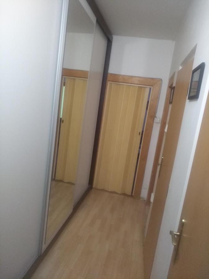 Byt 2+1 S Balkonem Vsetin Exterior photo